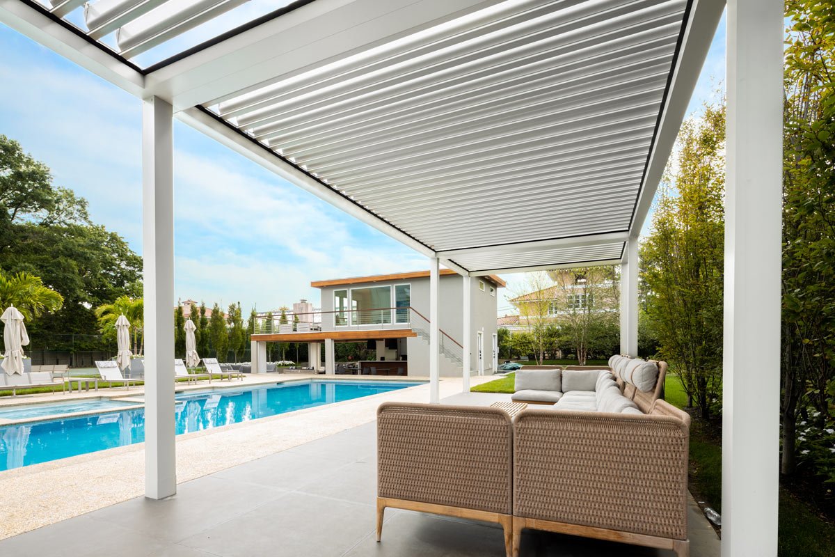 Cabbana Louvered Roof