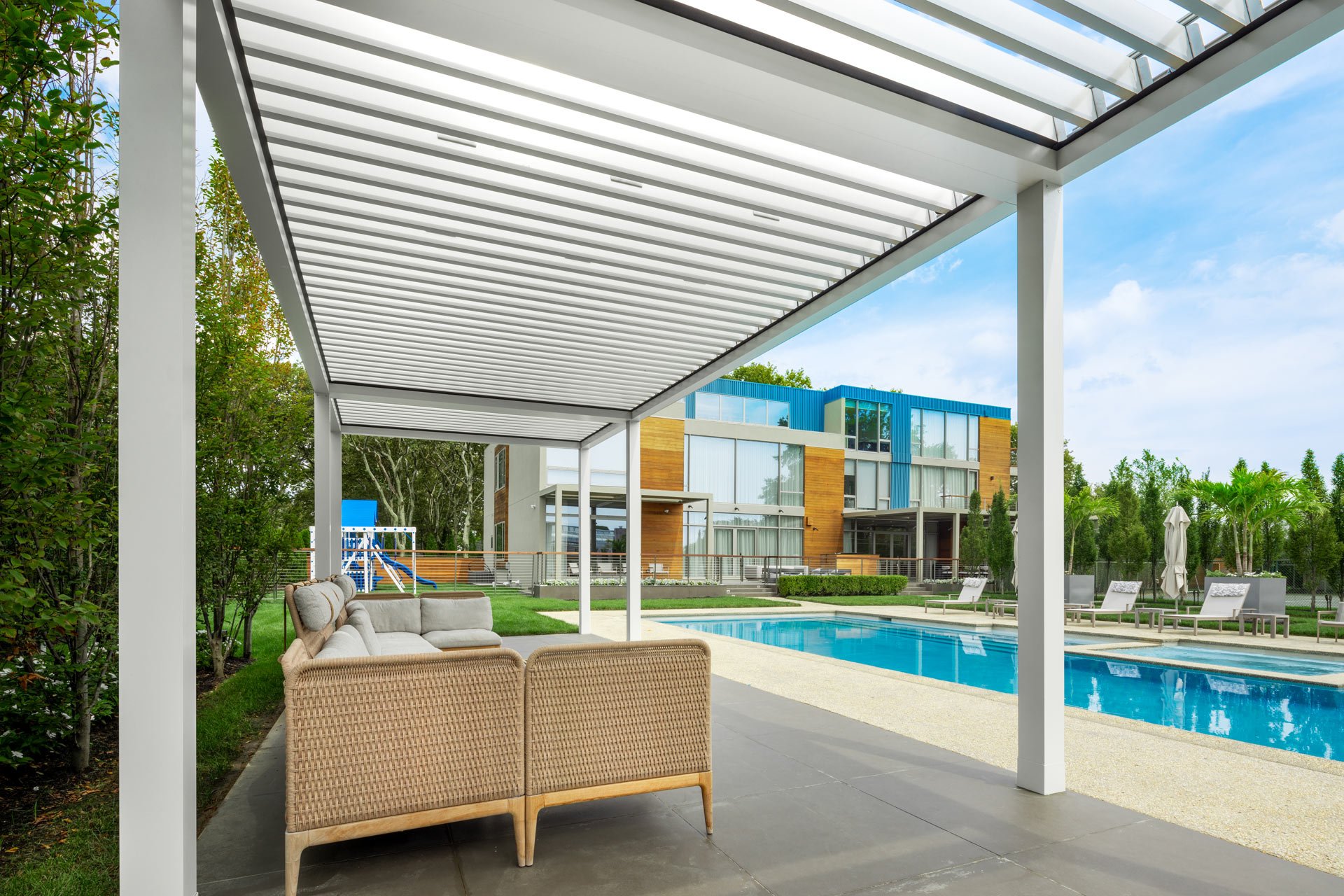 LOUVER - LOUVERED ROOF